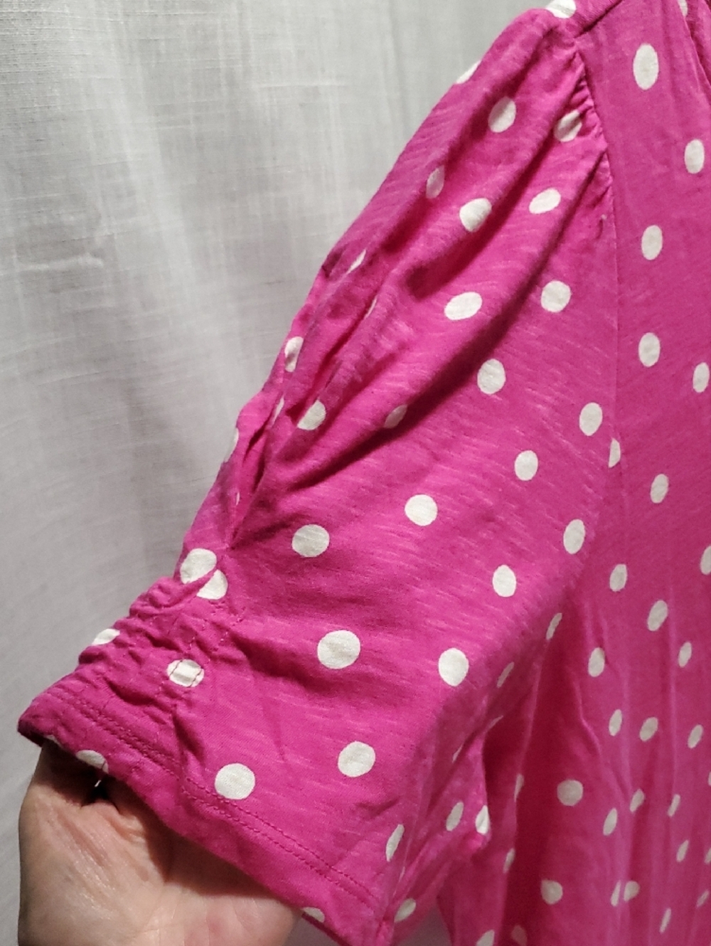 NWT Lane Bryant Fuchsia Polka Dot Boat Neck Top w/rouched sleeves - Picture 2 of 3